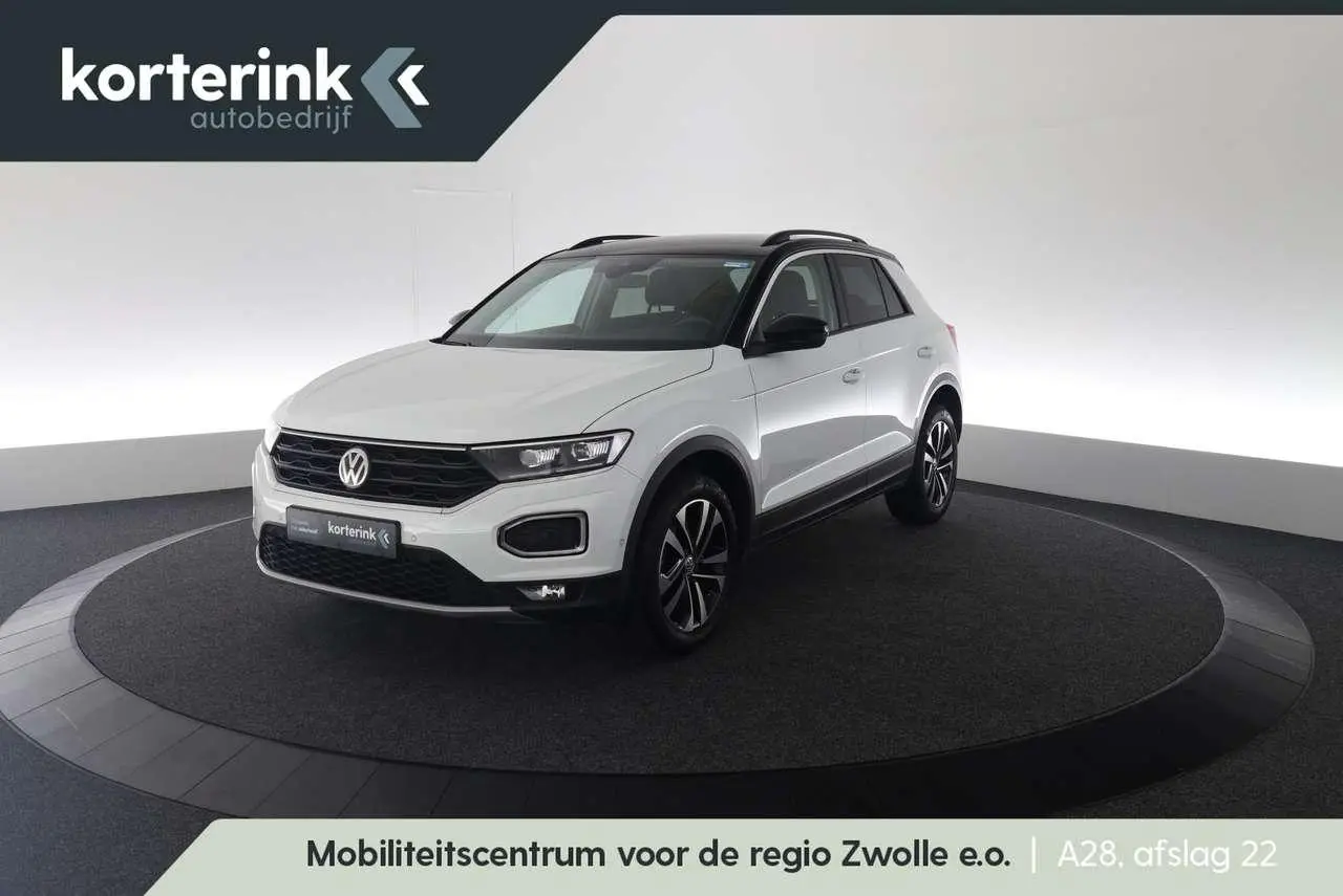 Photo 1 : Volkswagen T-roc 2020 Essence