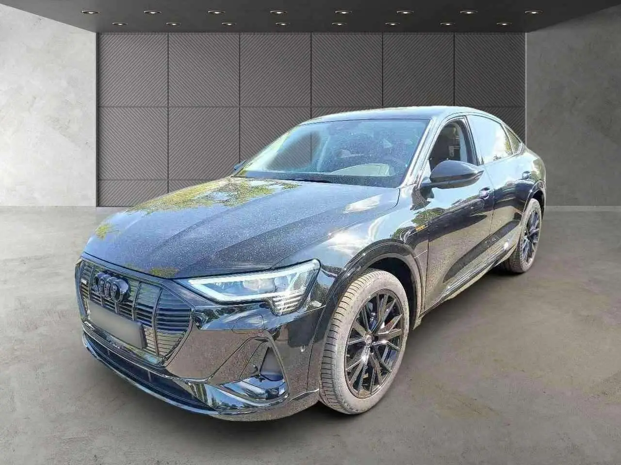 Photo 1 : Audi E-tron 2022 Électrique