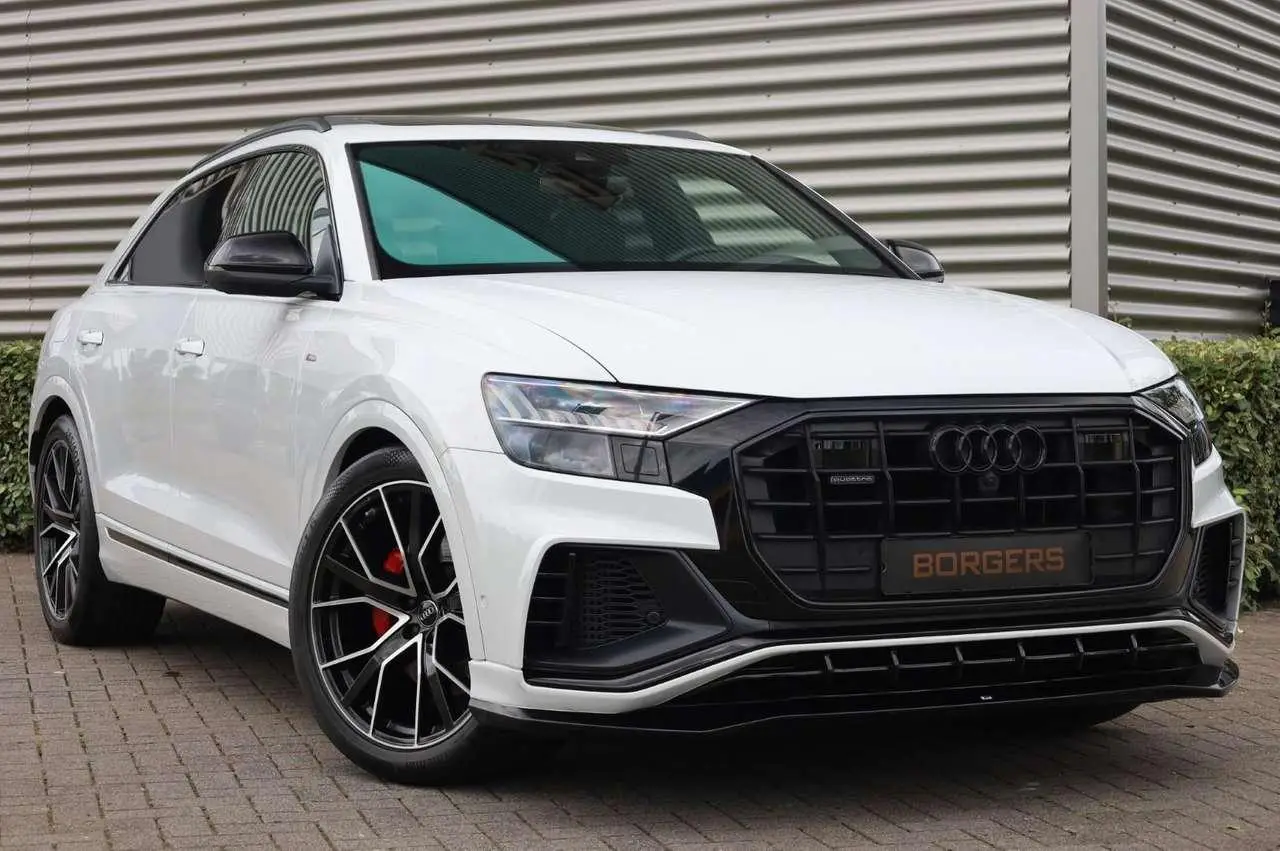 Photo 1 : Audi Q8 2019 Essence