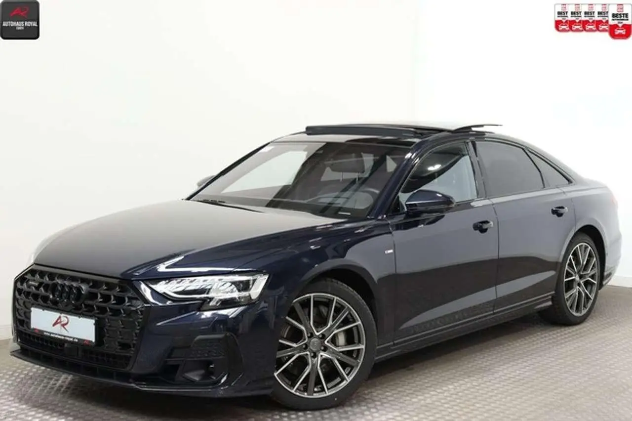 Photo 1 : Audi A8 2022 Essence