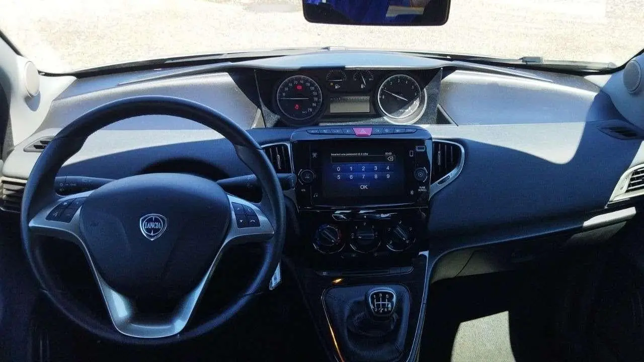 Photo 1 : Lancia Ypsilon 2022 Autres