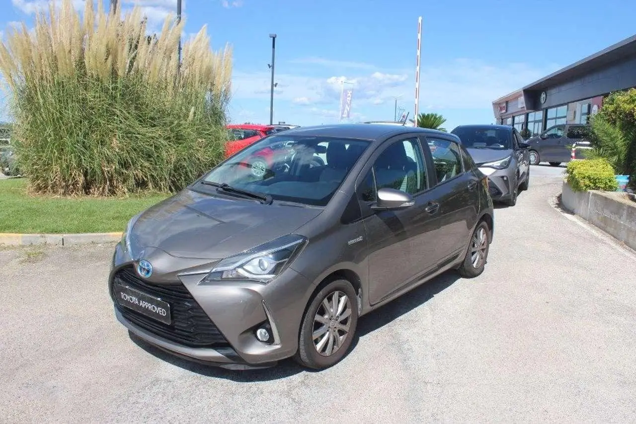 Photo 1 : Toyota Yaris 2017 Hybrid