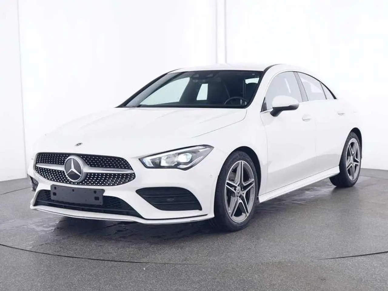 Photo 1 : Mercedes-benz Classe Cla 2023 Petrol