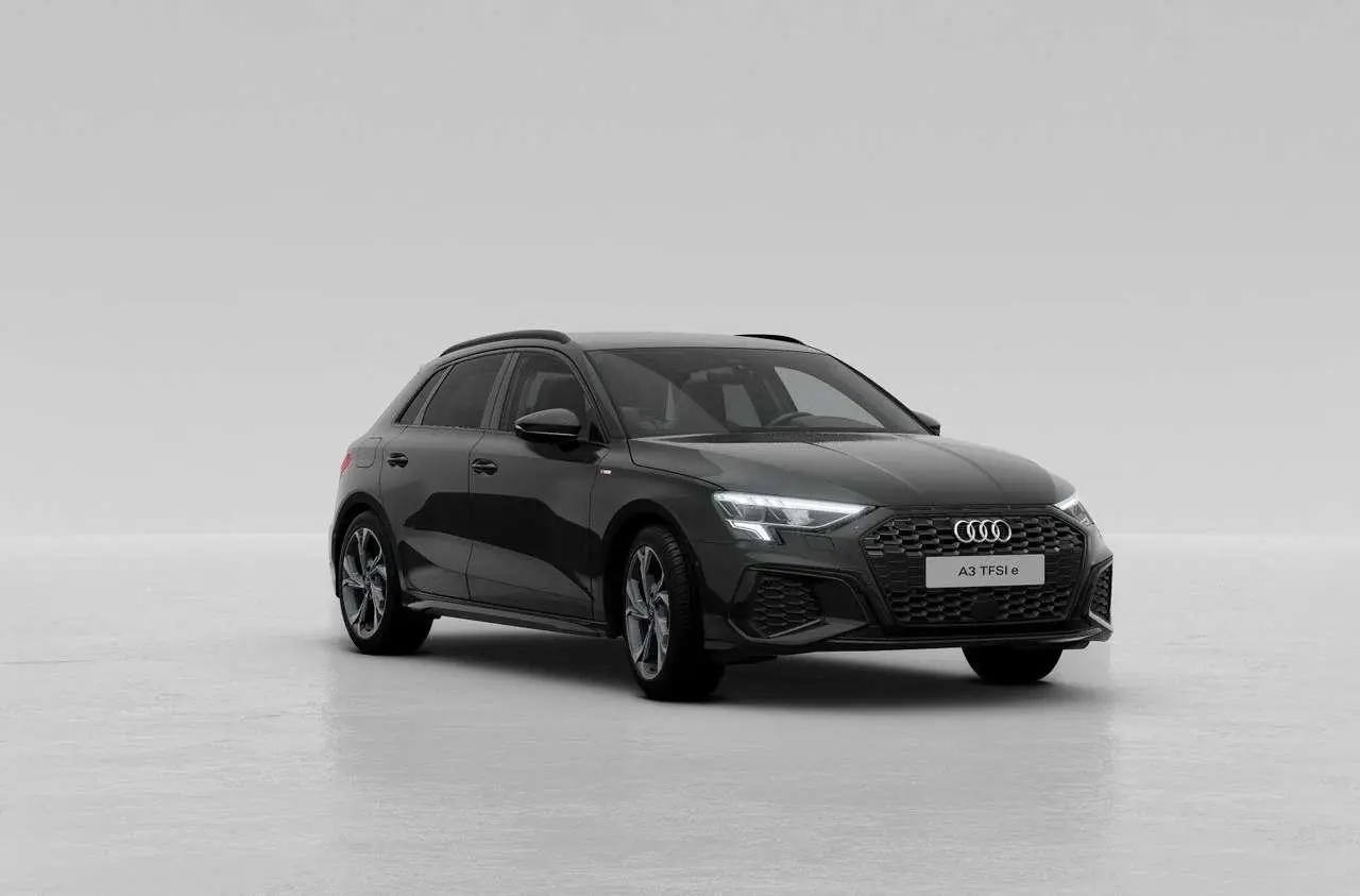 Photo 1 : Audi A3 2023 Hybrid