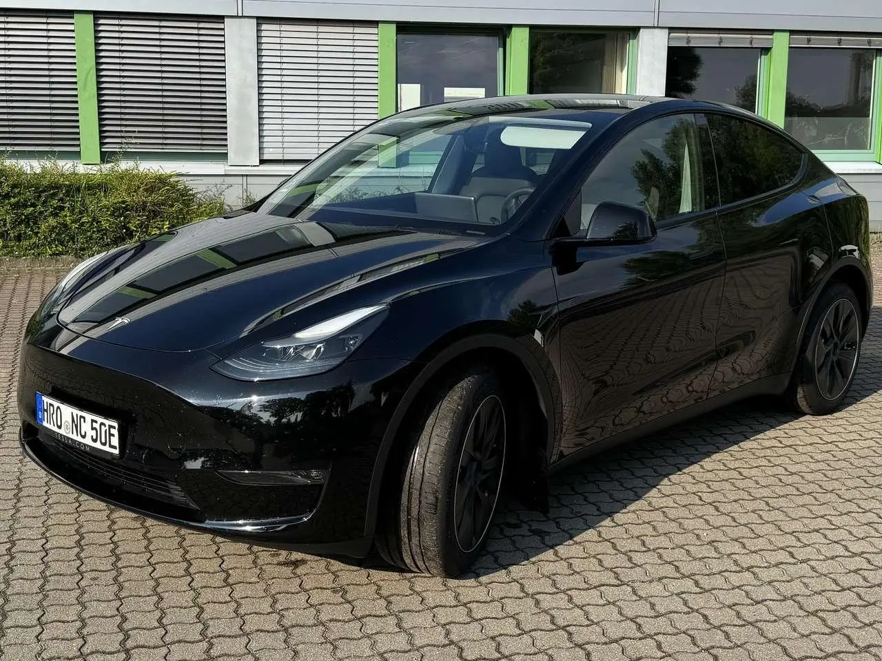 Photo 1 : Tesla Model Y 2022 Électrique