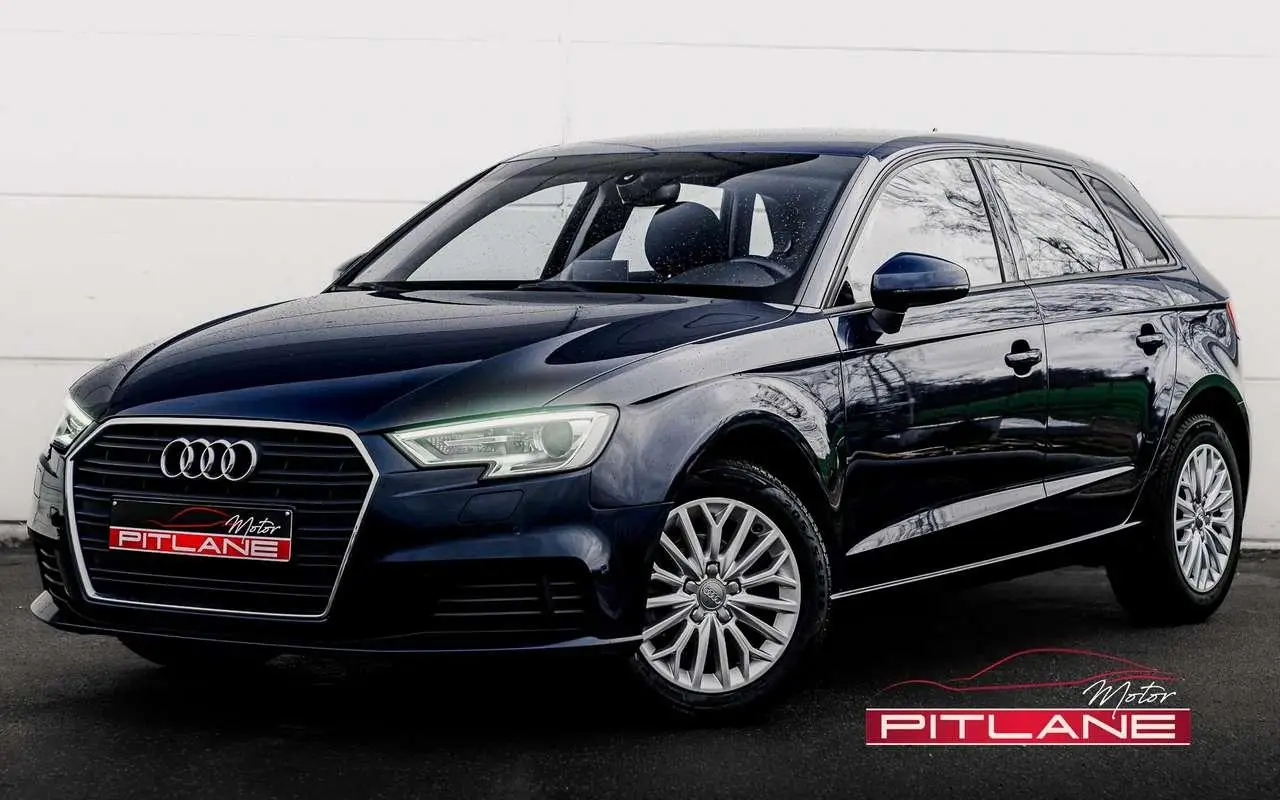 Photo 1 : Audi A3 2018 Diesel