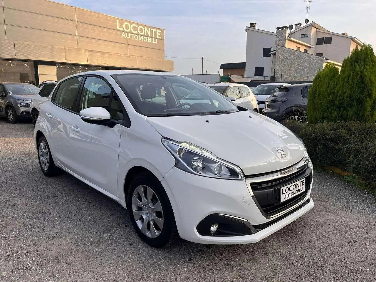 Photo 1 : Peugeot 208 2019 Petrol