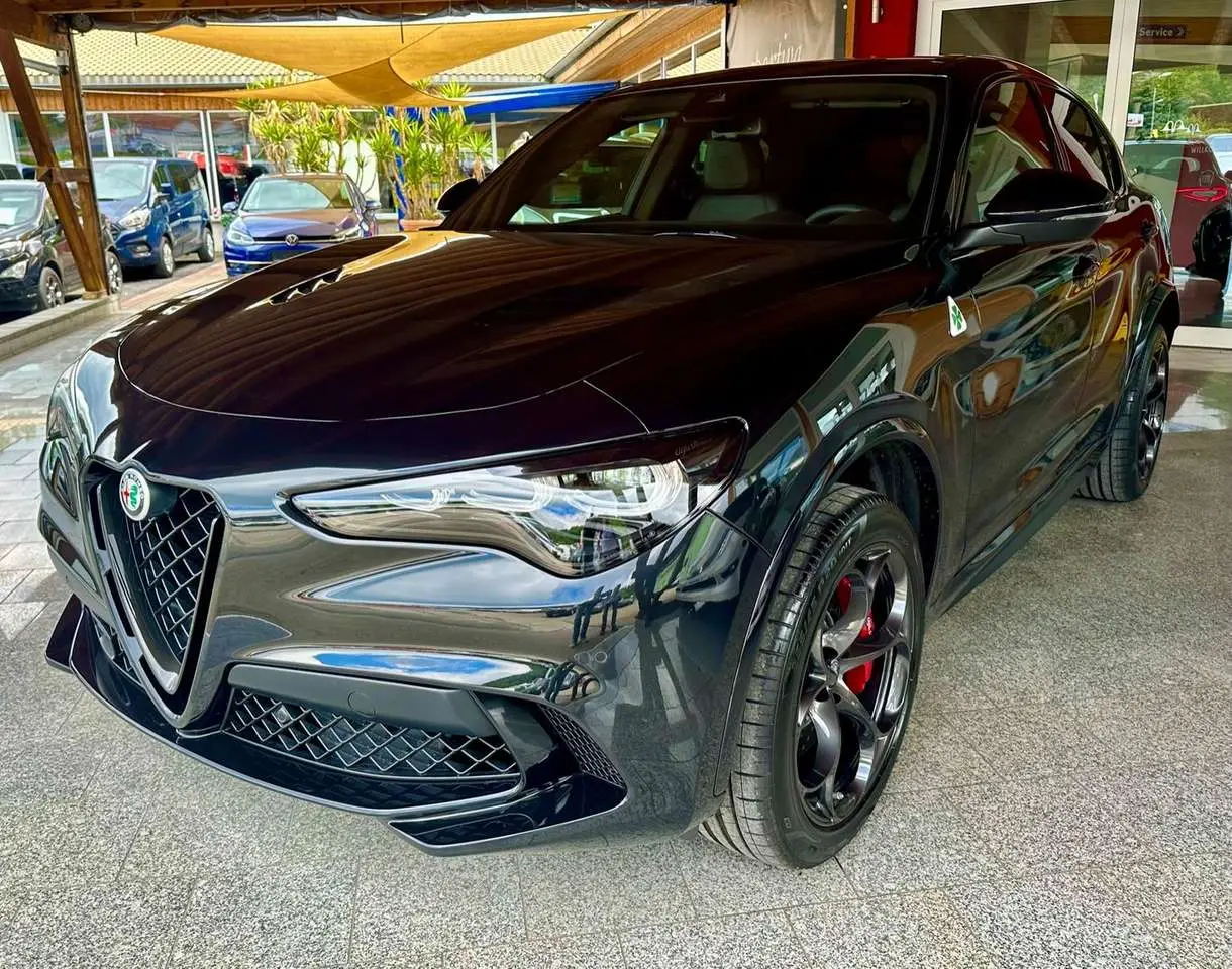 Photo 1 : Alfa Romeo Stelvio 2024 Essence