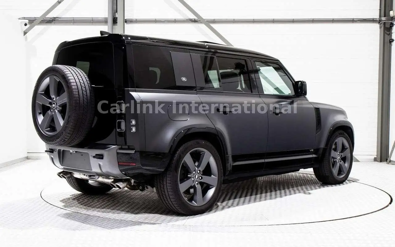 Photo 1 : Land Rover Defender 2024 Essence