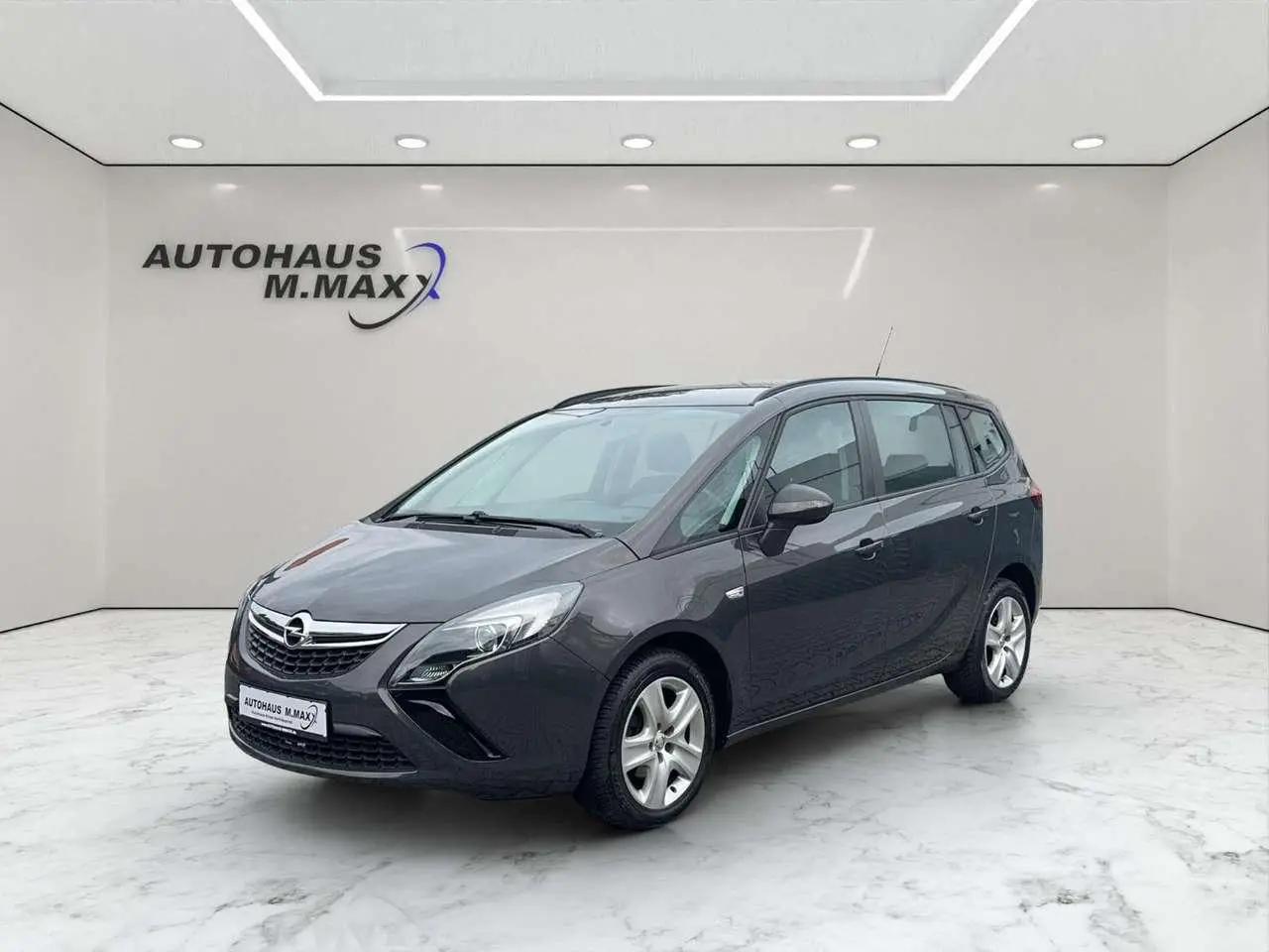 Photo 1 : Opel Zafira 2015 Petrol