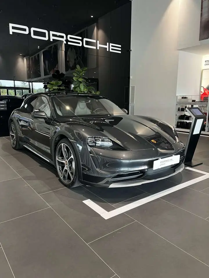 Photo 1 : Porsche Taycan 2021 Electric