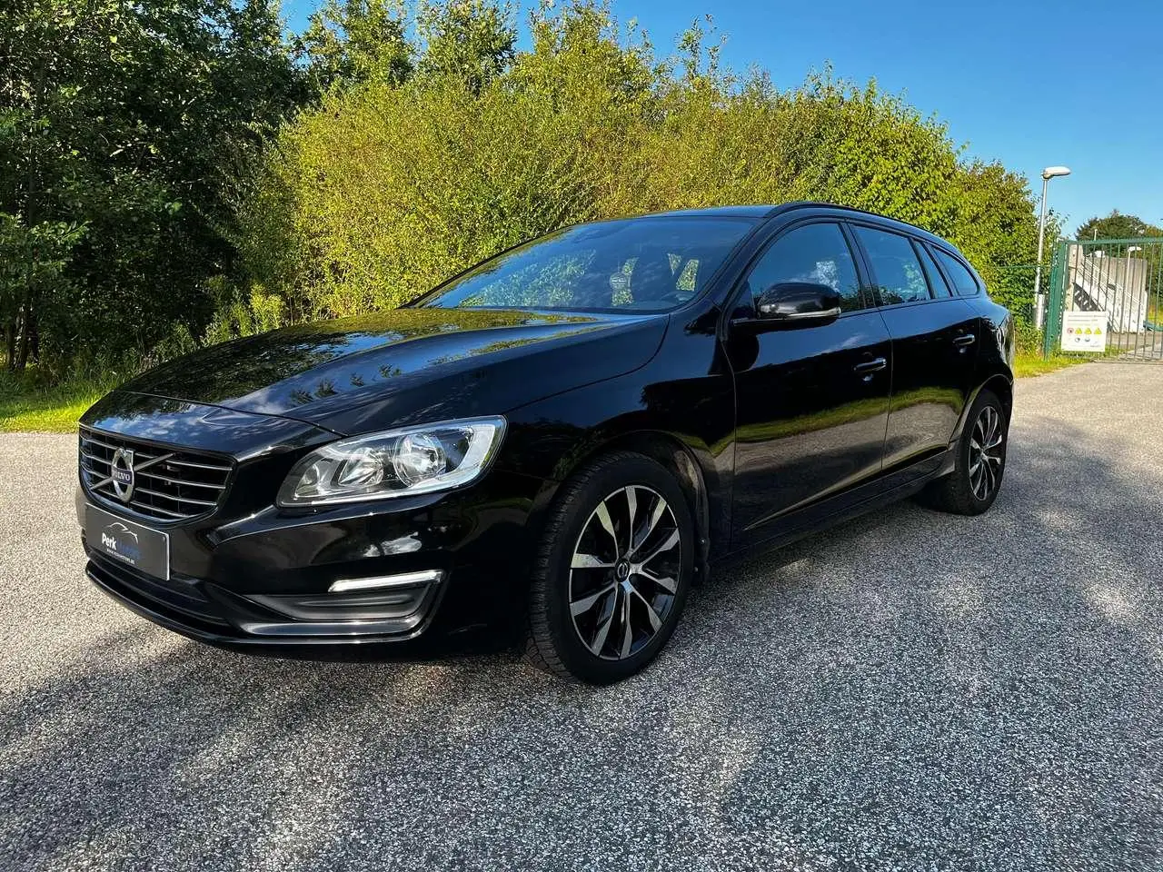 Photo 1 : Volvo V60 2018 Petrol