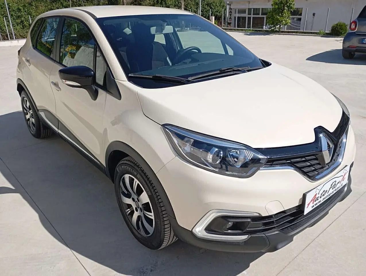 Photo 1 : Renault Captur 2019 Essence