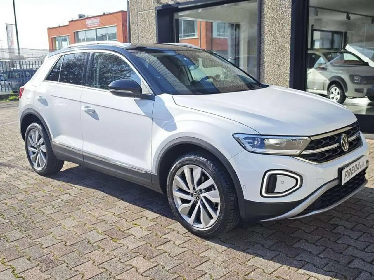 Photo 1 : Volkswagen T-roc 2023 Essence