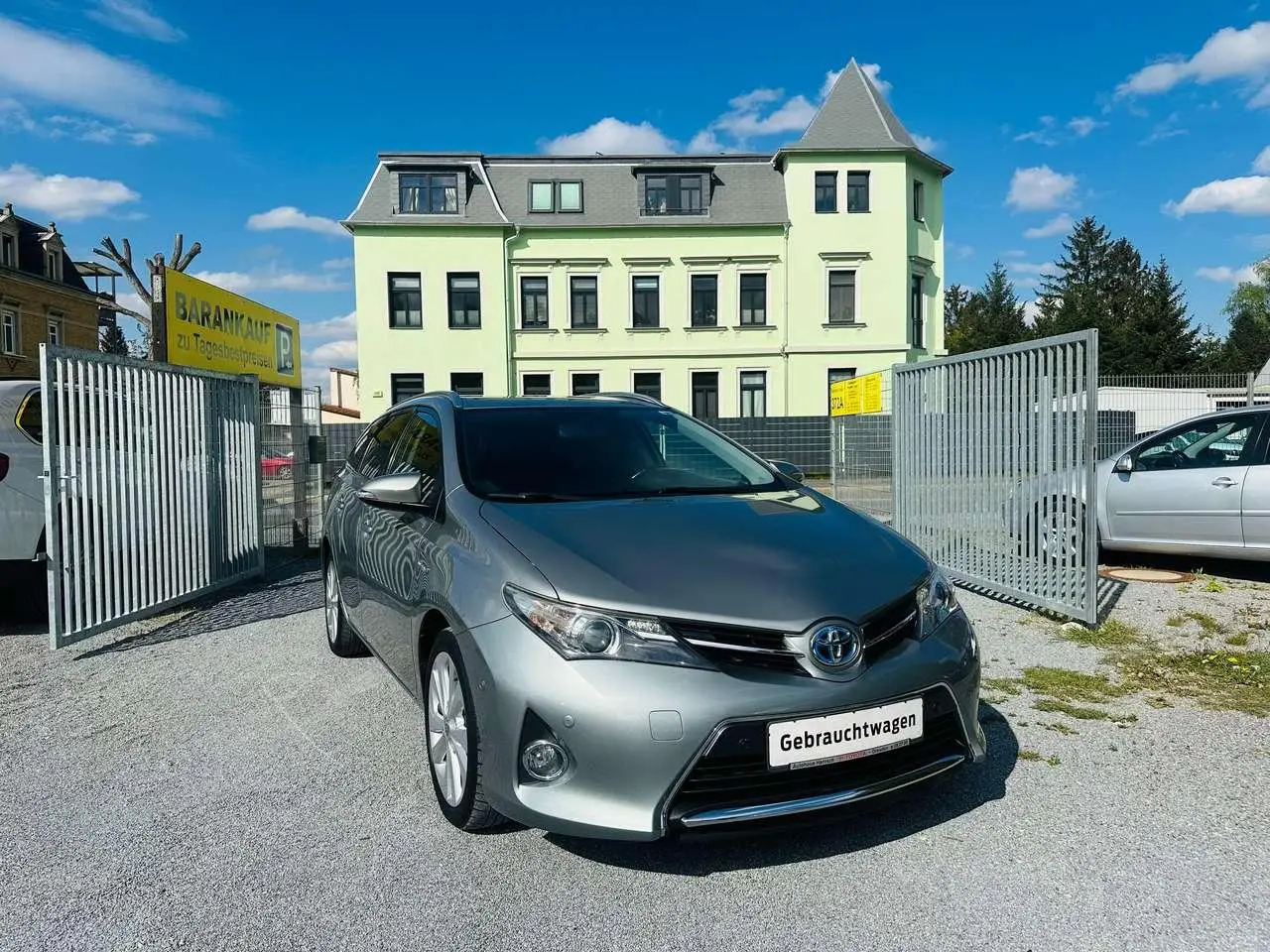 Photo 1 : Toyota Auris 2015 Hybrid