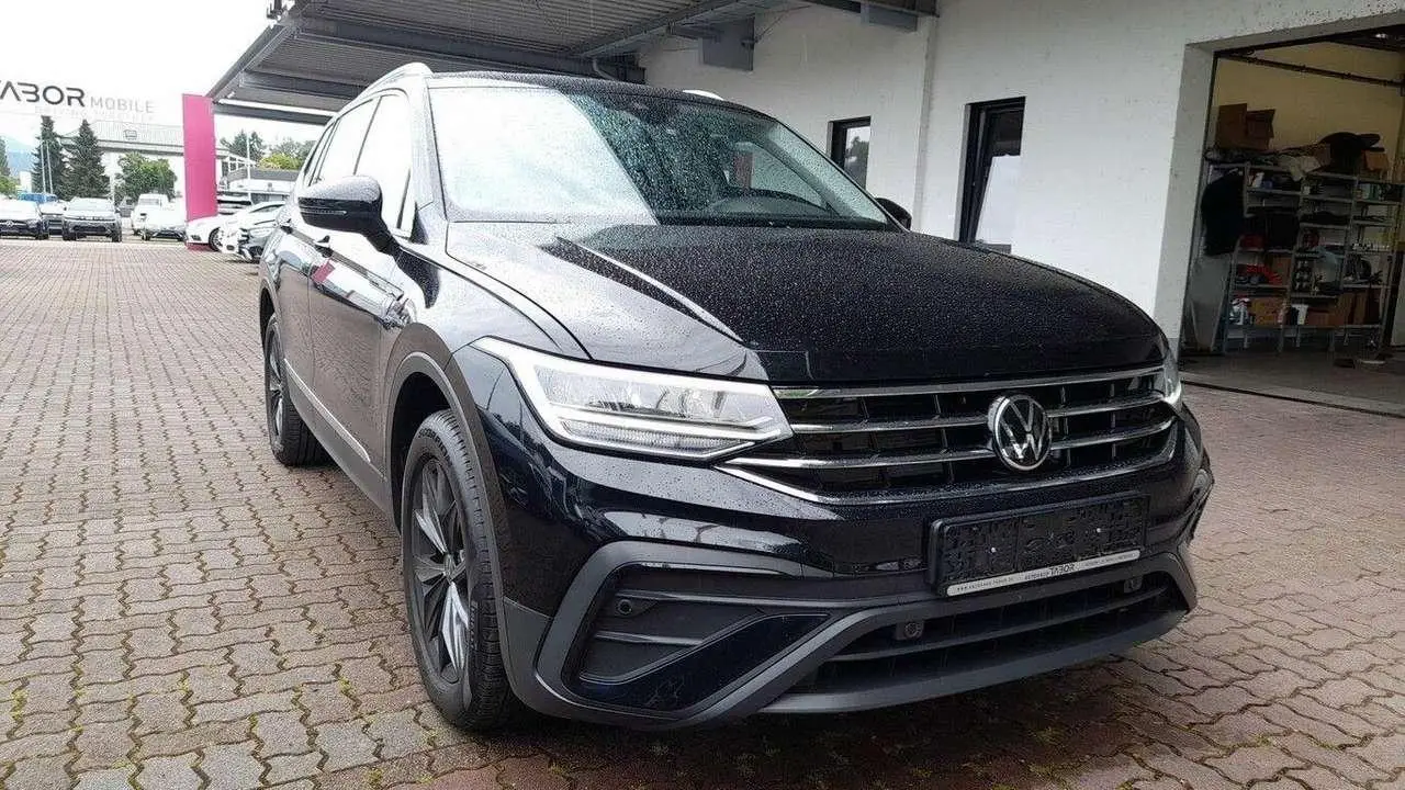 Photo 1 : Volkswagen Tiguan 2022 Essence