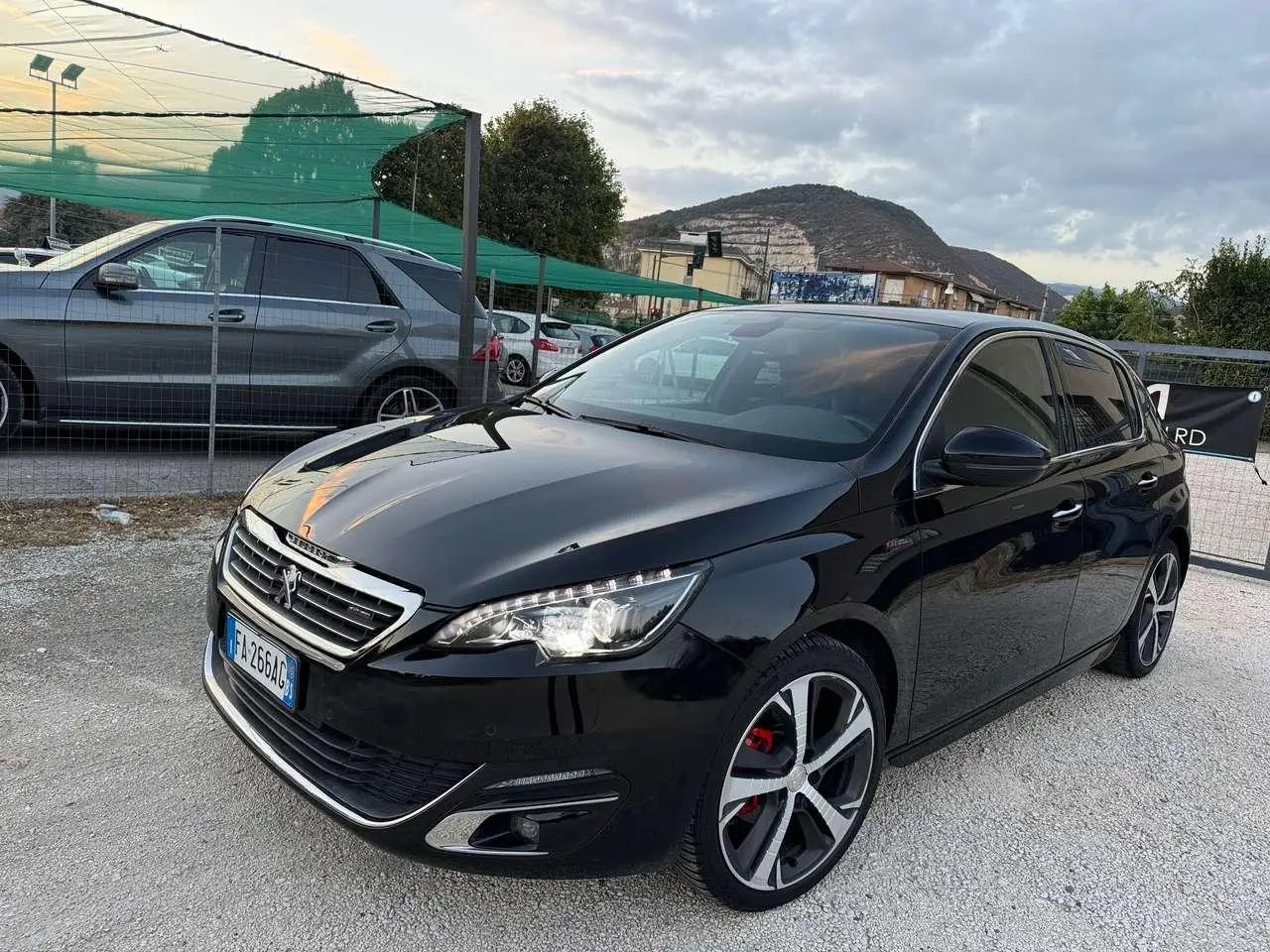 Photo 1 : Peugeot 308 2015 Petrol