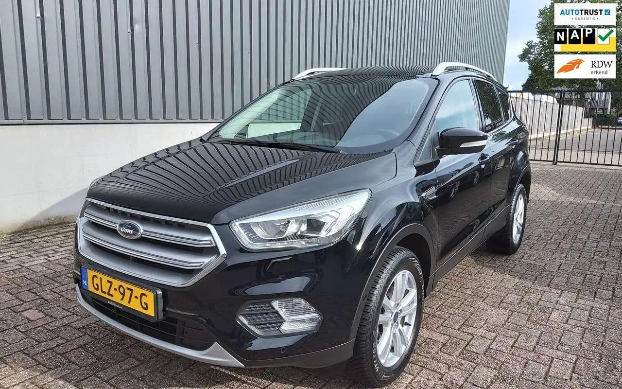 Photo 1 : Ford Kuga 2018 Essence