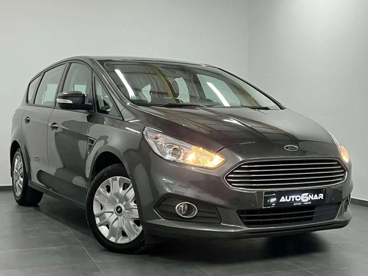 Photo 1 : Ford S-max 2016 Petrol