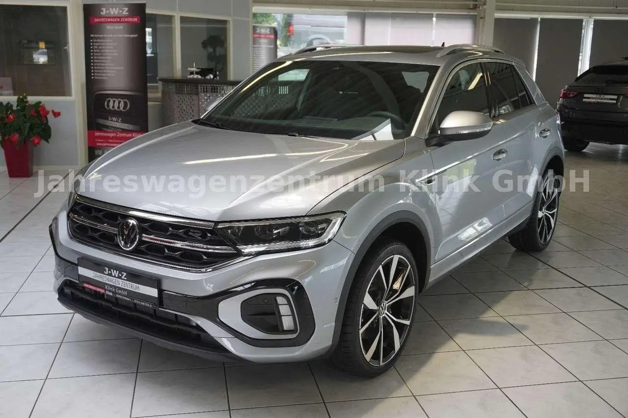 Photo 1 : Volkswagen T-roc 2024 Essence