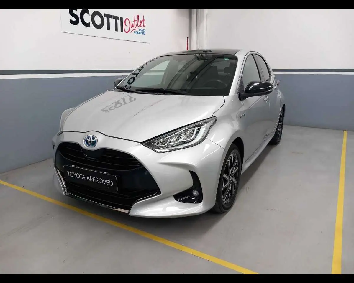 Photo 1 : Toyota Yaris 2021 Hybride