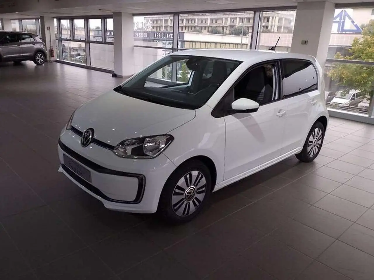 Photo 1 : Volkswagen Up! 2021 Électrique