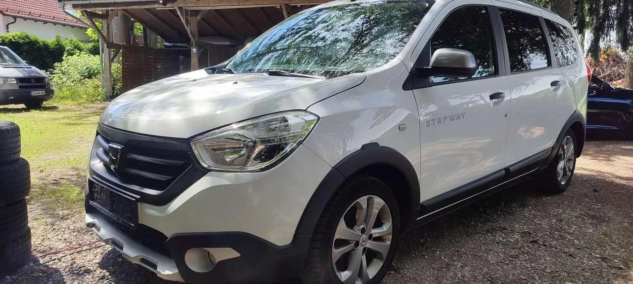 Photo 1 : Dacia Lodgy 2016 Petrol