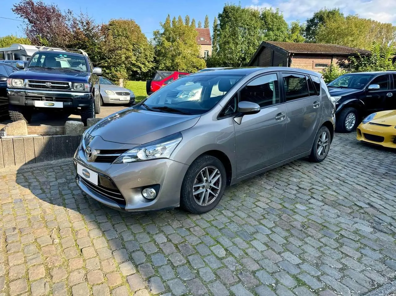 Photo 1 : Toyota Verso 2015 Petrol