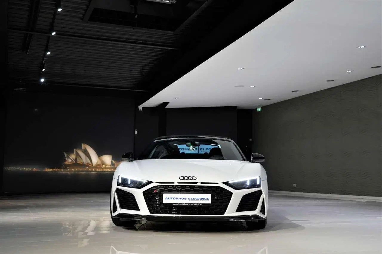 Photo 1 : Audi R8 2020 Petrol