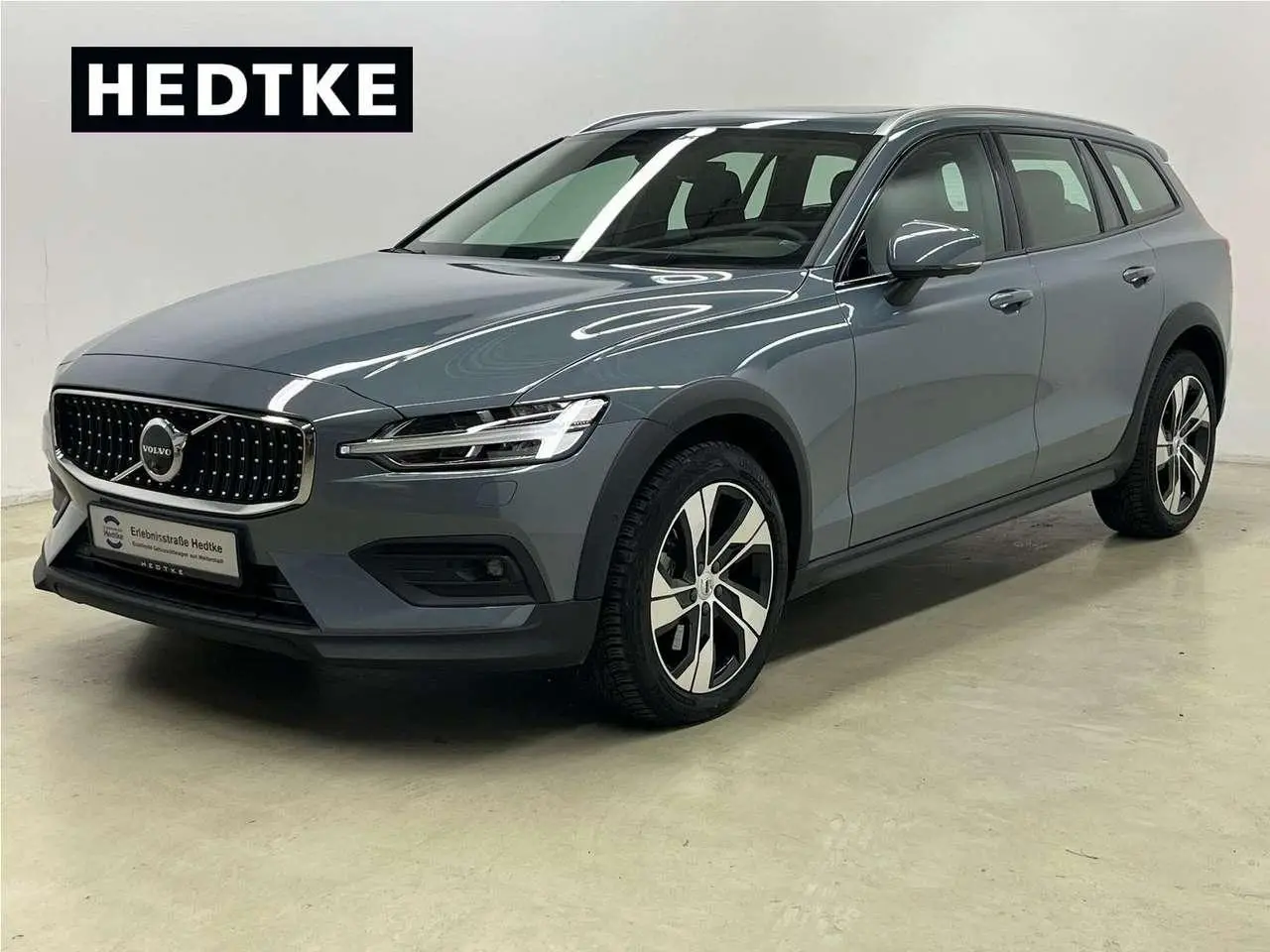 Photo 1 : Volvo V60 2023 Diesel