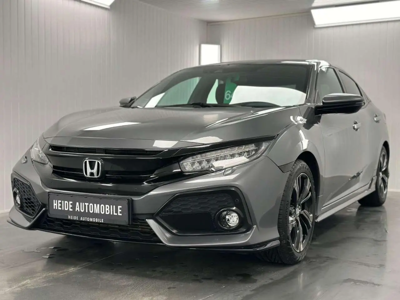 Photo 1 : Honda Civic 2018 Petrol