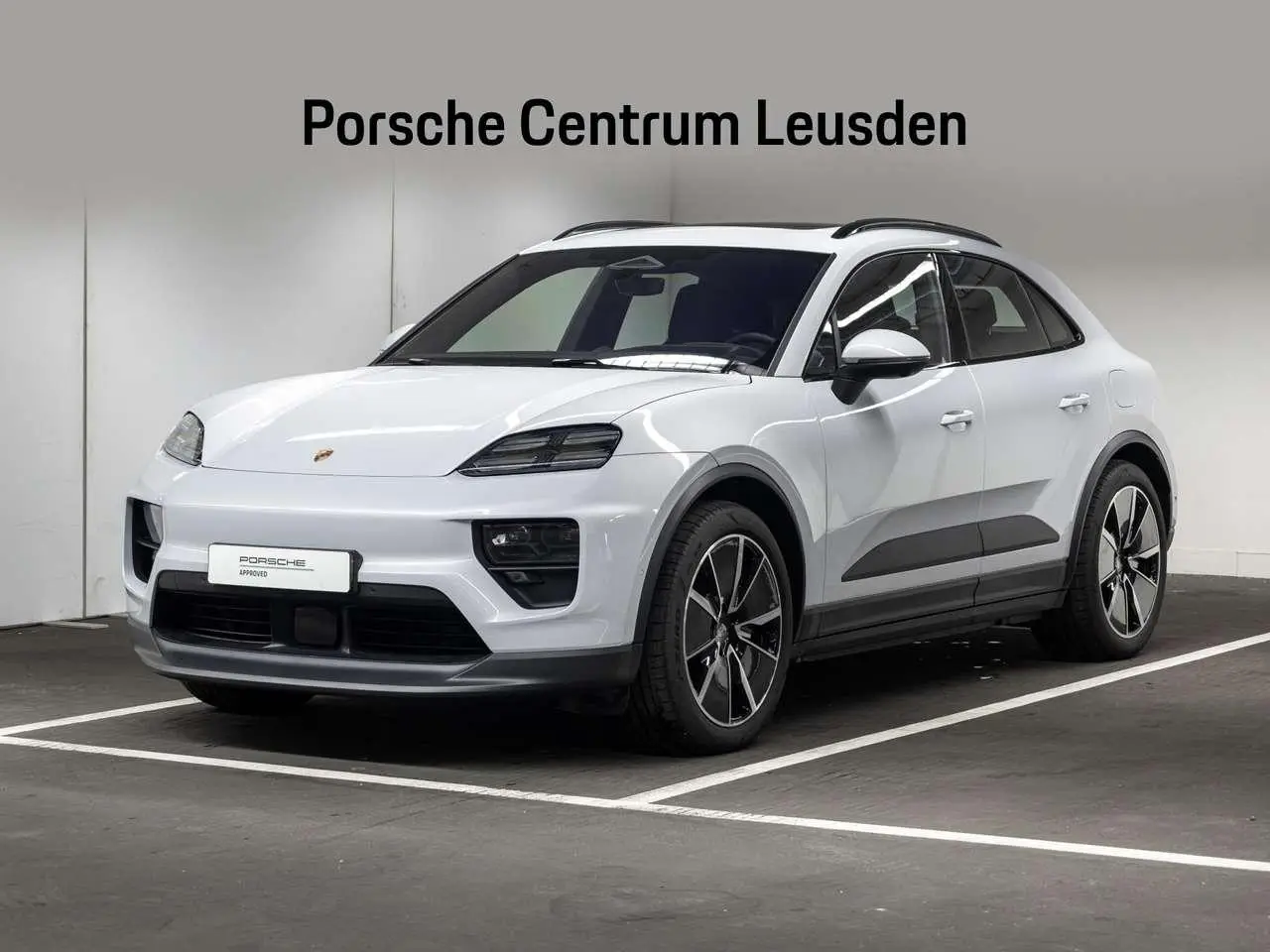 Photo 1 : Porsche Macan 2024 Electric