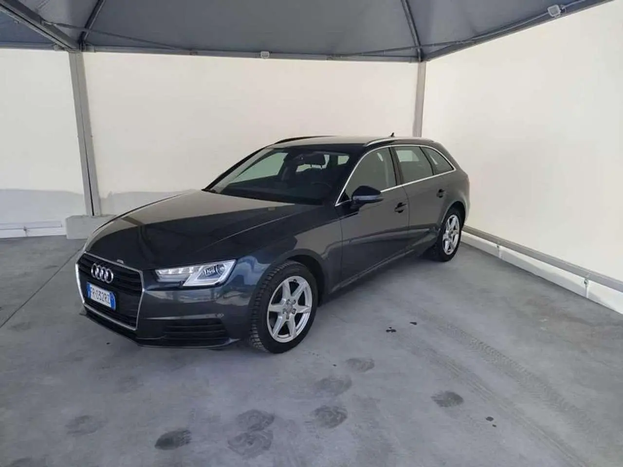 Photo 1 : Audi A4 2018 Diesel