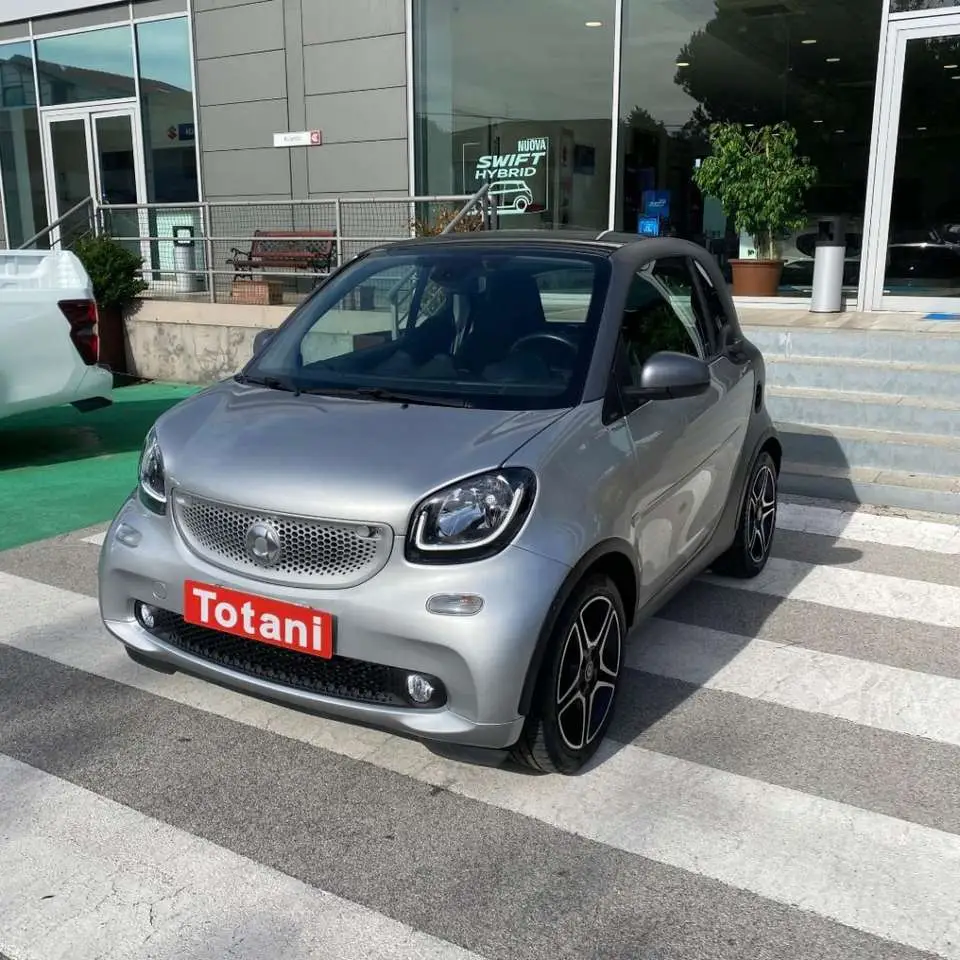 Photo 1 : Smart Fortwo 2017 Essence