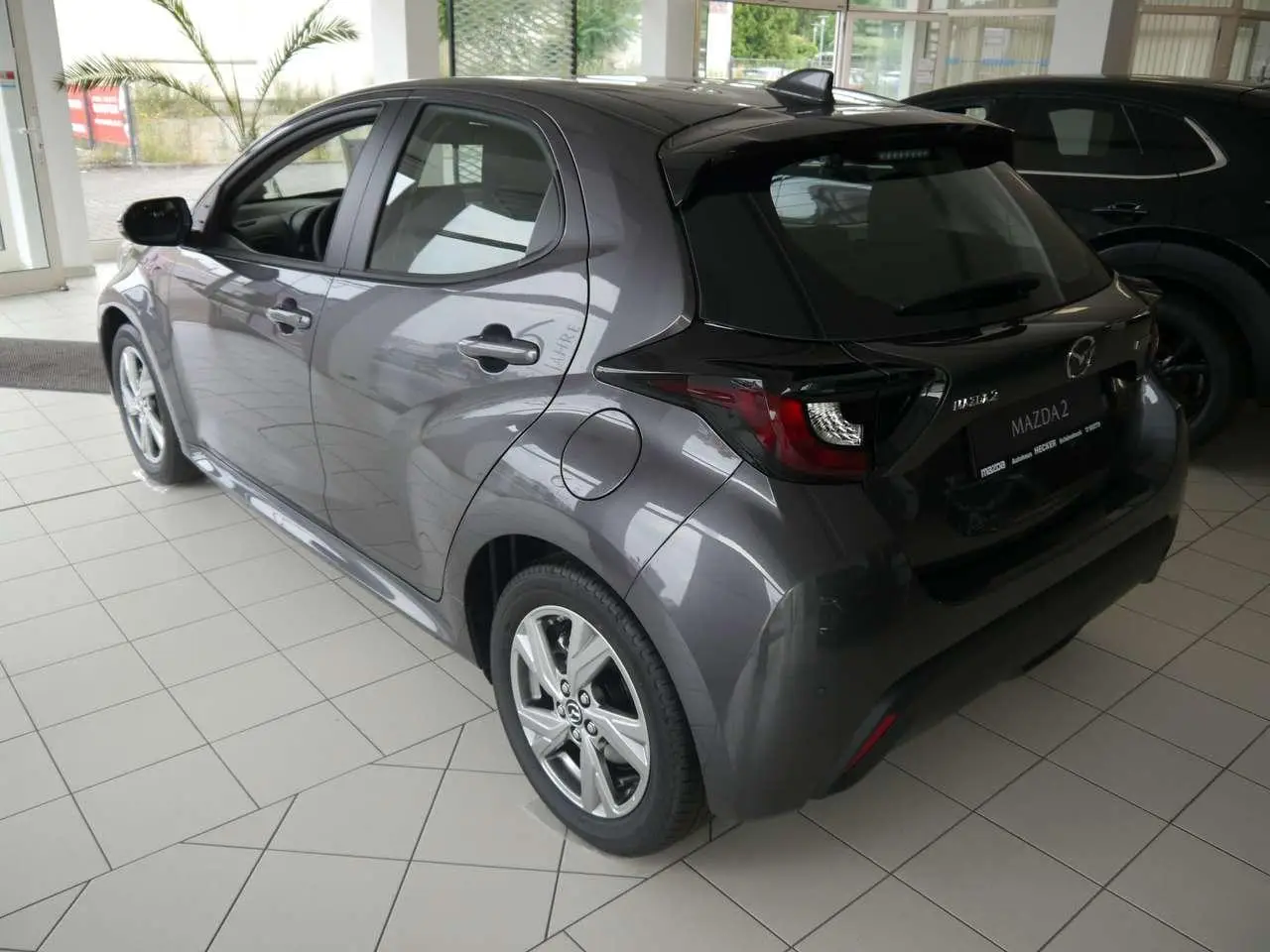 Photo 1 : Mazda 2 2024 Petrol