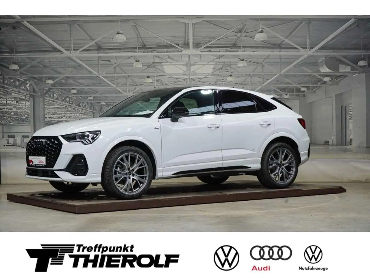 Photo 1 : Audi Q3 2024 Essence