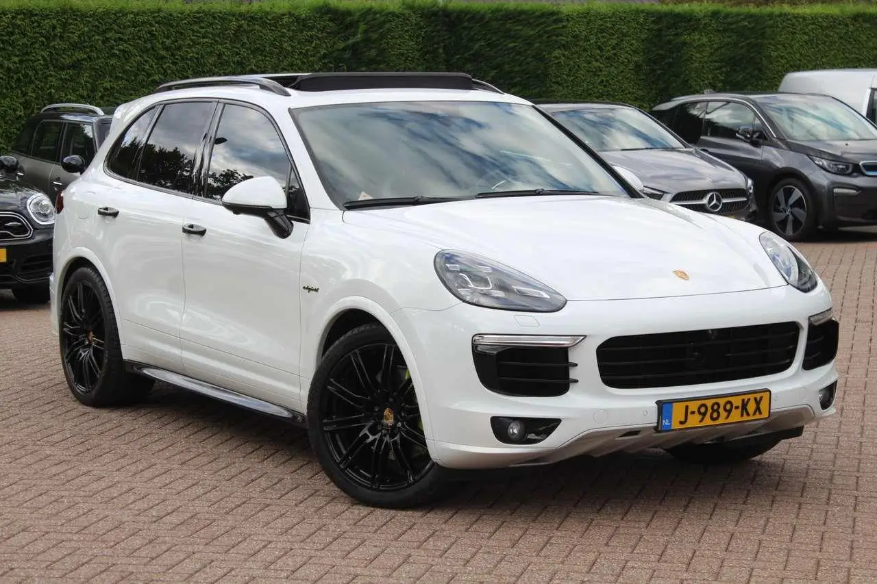 Photo 1 : Porsche Cayenne 2017 Hybride