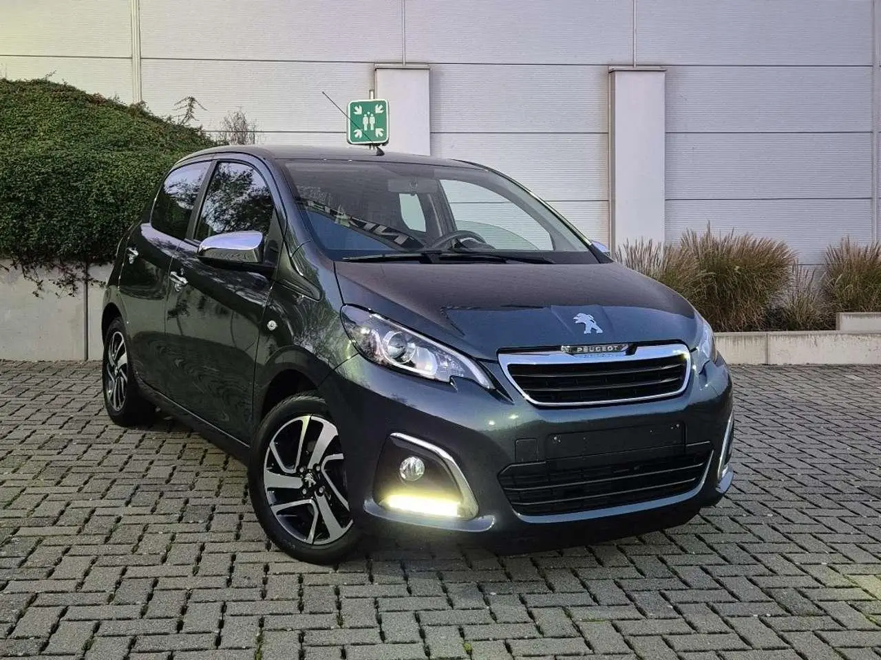 Photo 1 : Peugeot 108 2020 Essence