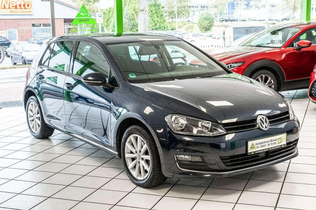 Photo 1 : Volkswagen Golf 2015 Petrol