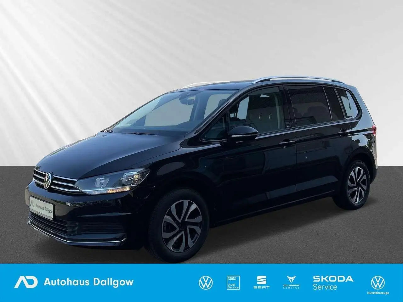 Photo 1 : Volkswagen Touran 2023 Petrol