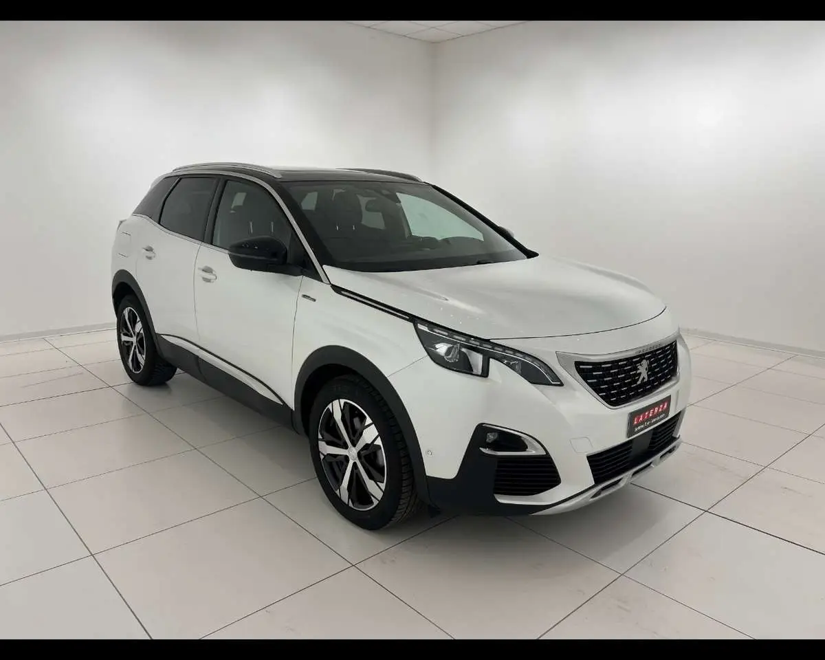 Photo 1 : Peugeot 3008 2021 Diesel