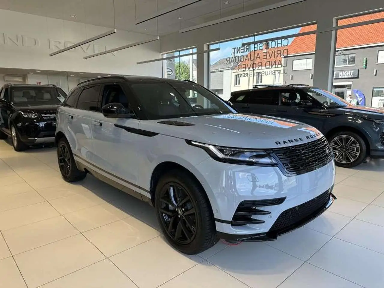 Photo 1 : Land Rover Range Rover Velar 2024 Hybrid