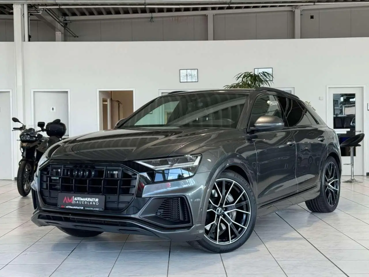 Photo 1 : Audi Q8 2021 Hybride