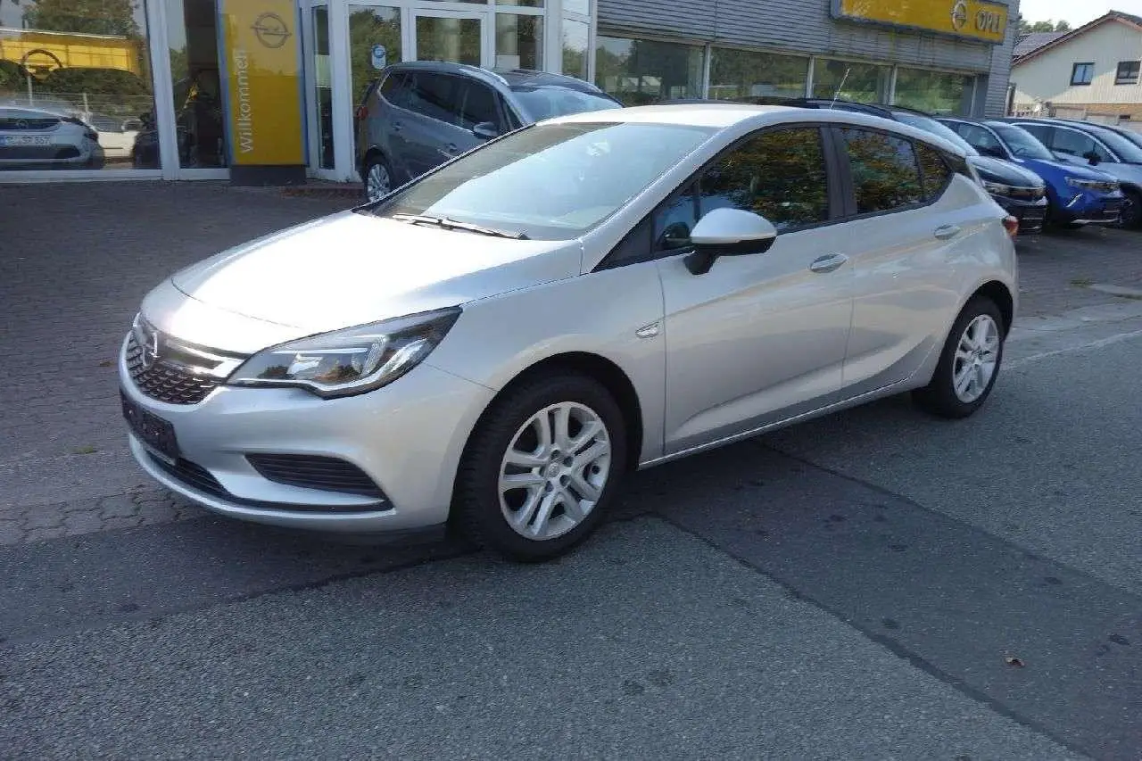 Photo 1 : Opel Astra 2016 Essence