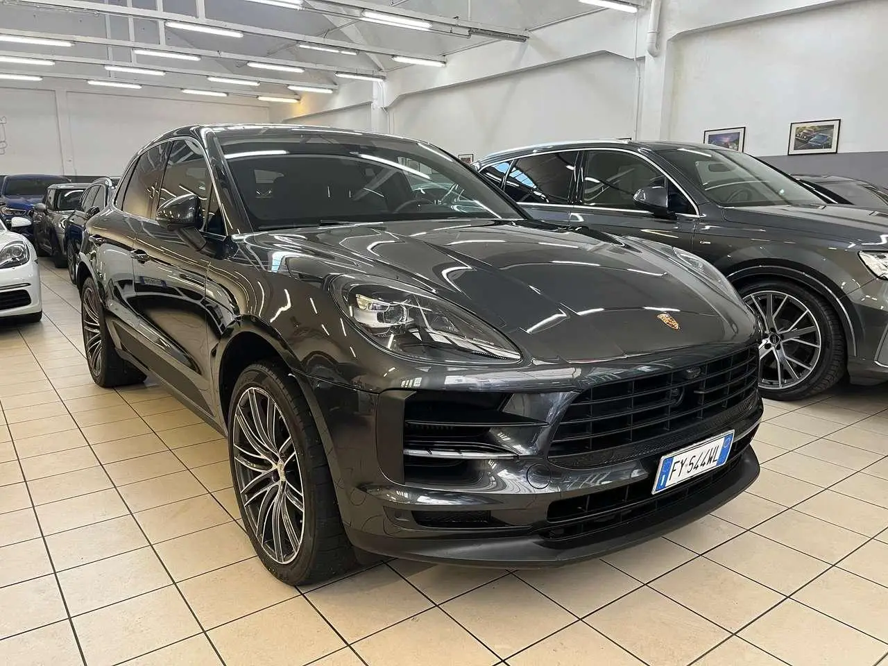 Photo 1 : Porsche Macan 2019 Petrol