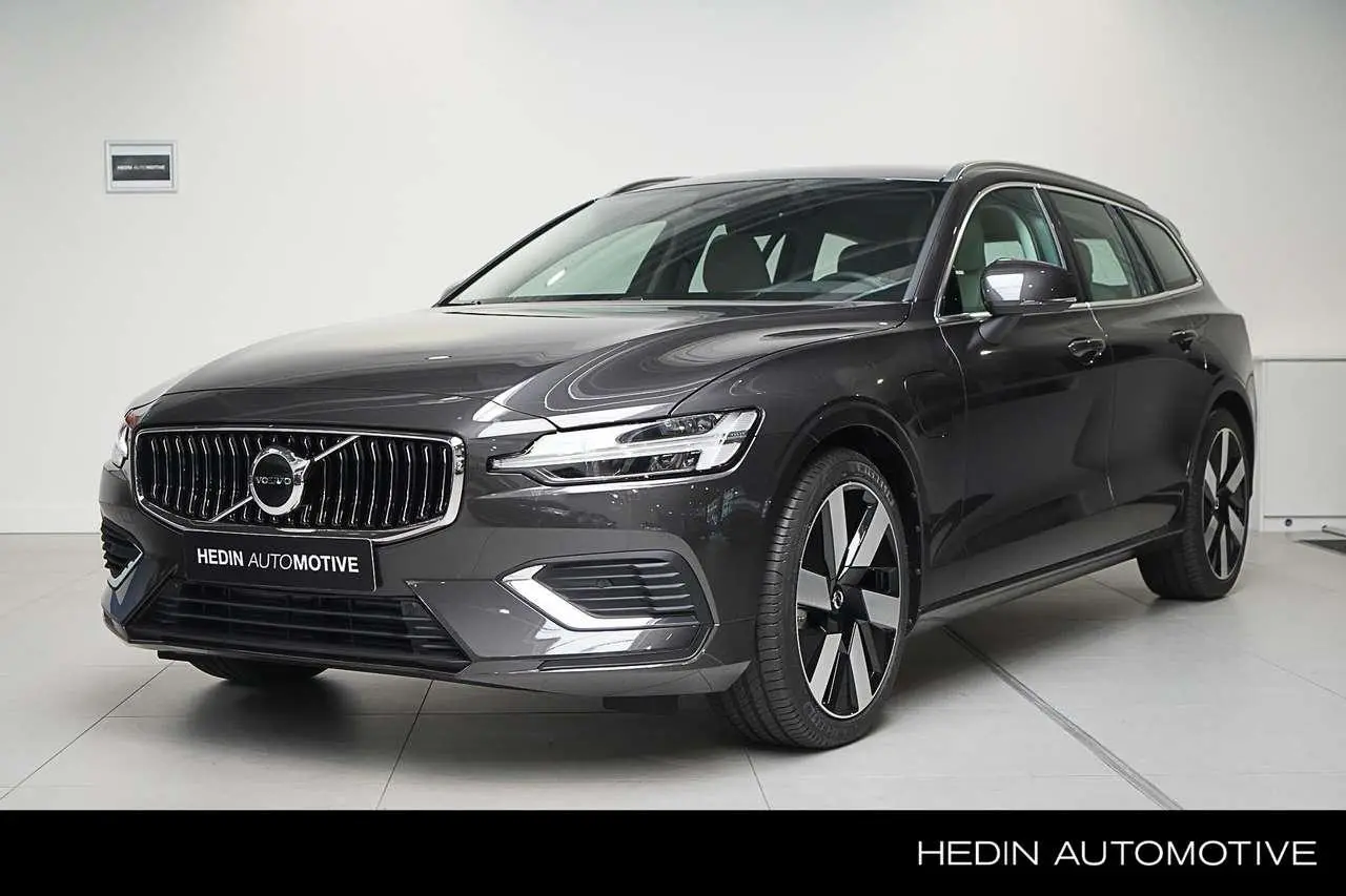 Photo 1 : Volvo V60 2024 Hybride