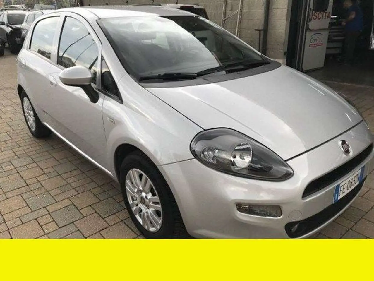 Photo 1 : Fiat Punto 2016 Petrol