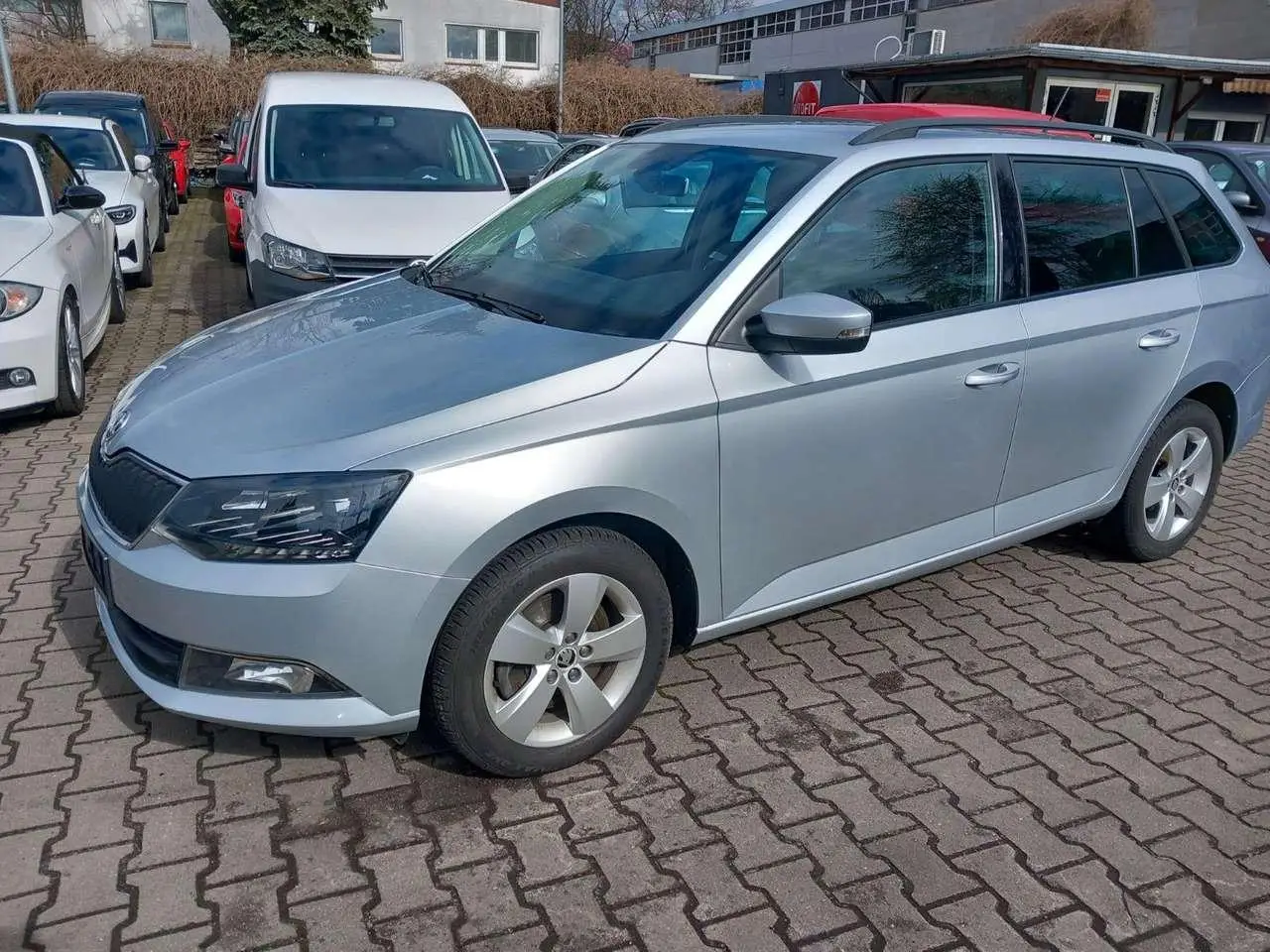 Photo 1 : Skoda Fabia 2017 Petrol