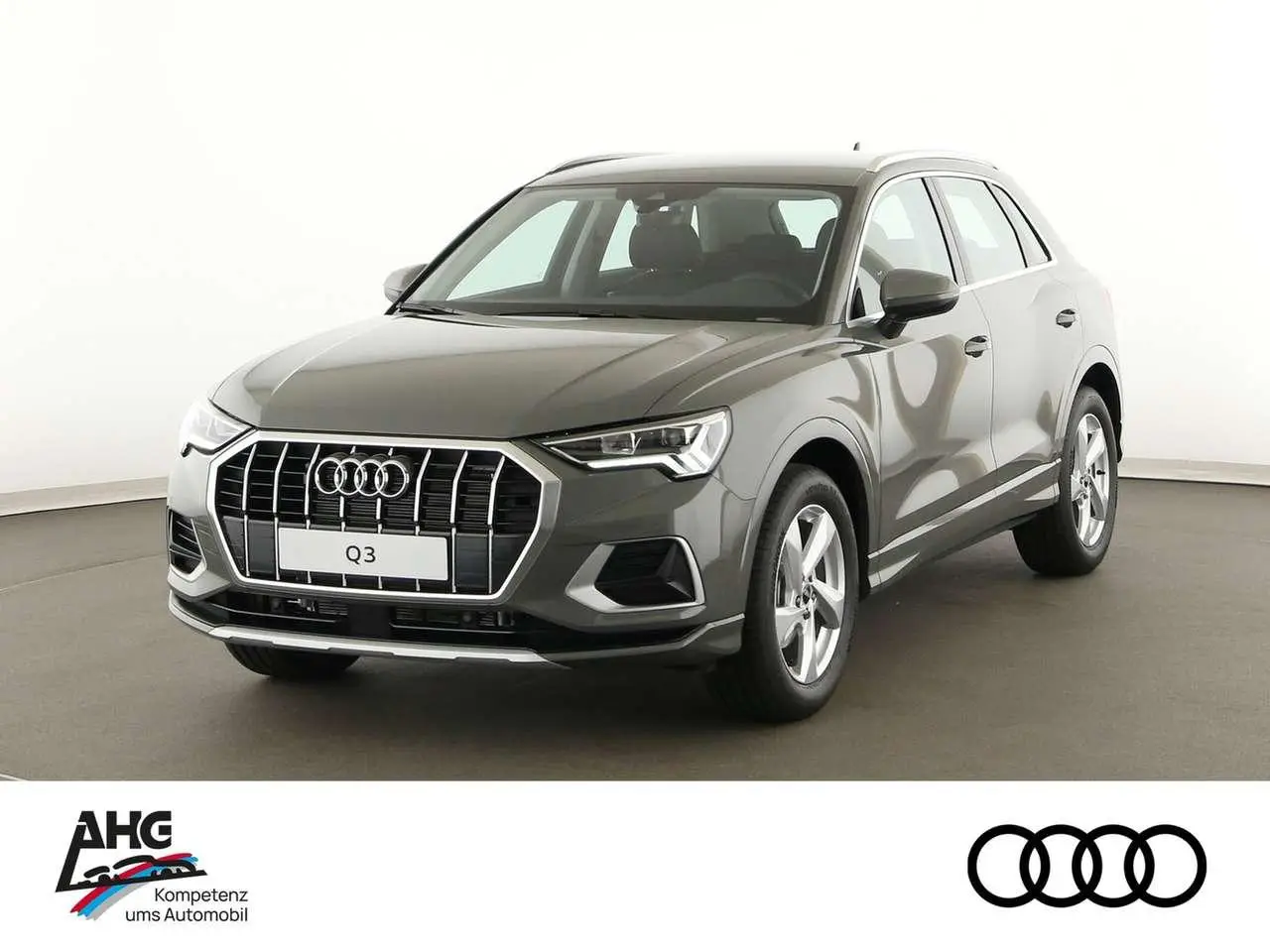 Photo 1 : Audi Q3 2024 Petrol