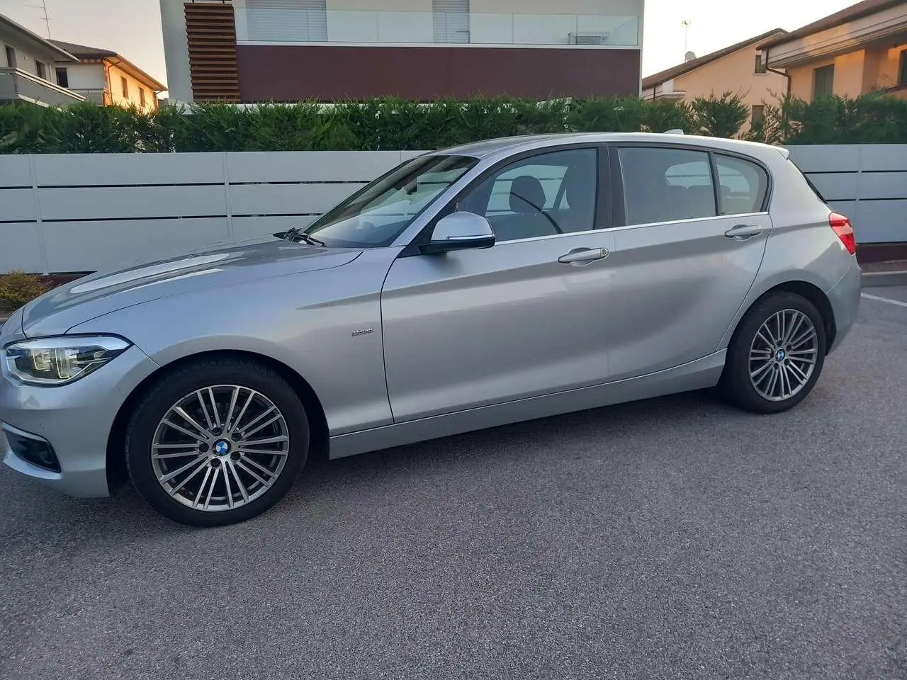 Photo 1 : Bmw Serie 1 2018 Diesel